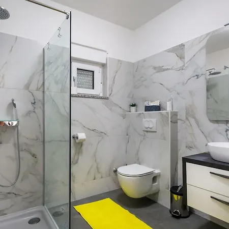 House - Skyline Villa