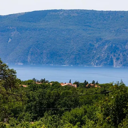 House - Skyline Villa