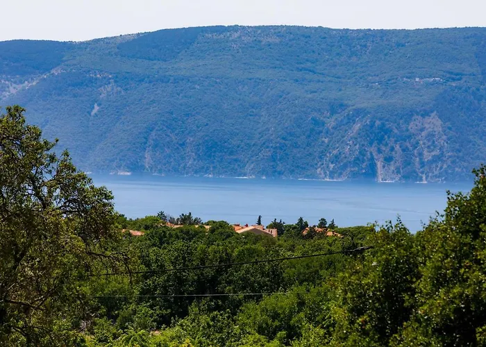 House - Skyline וילה